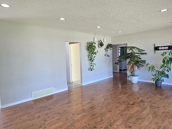 3rd image of 4317 50th St