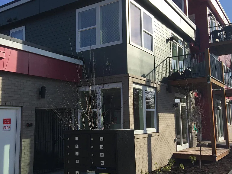 8852 SE Ellis St — Photo 2