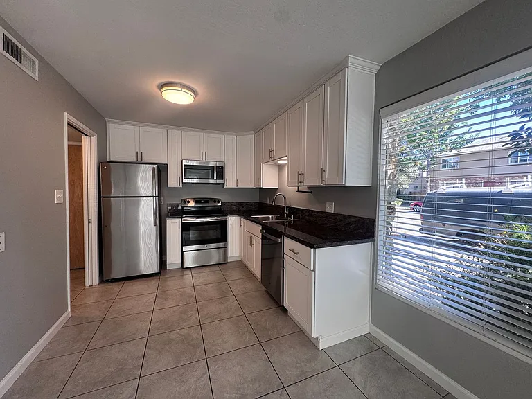 2707 O Street — Photo 4
