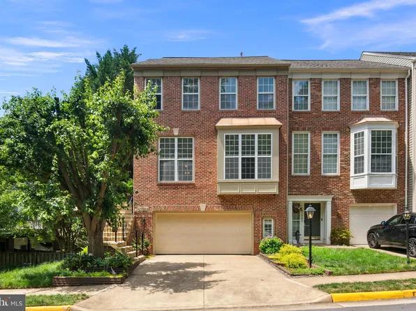 47558 Sharpskin Island Sq, Sterling, VA 20165