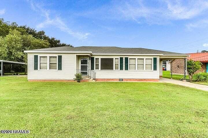 1st image of 906 Abbeville Hwy