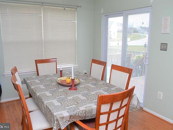 3rd image of 3391 Vineland Pl