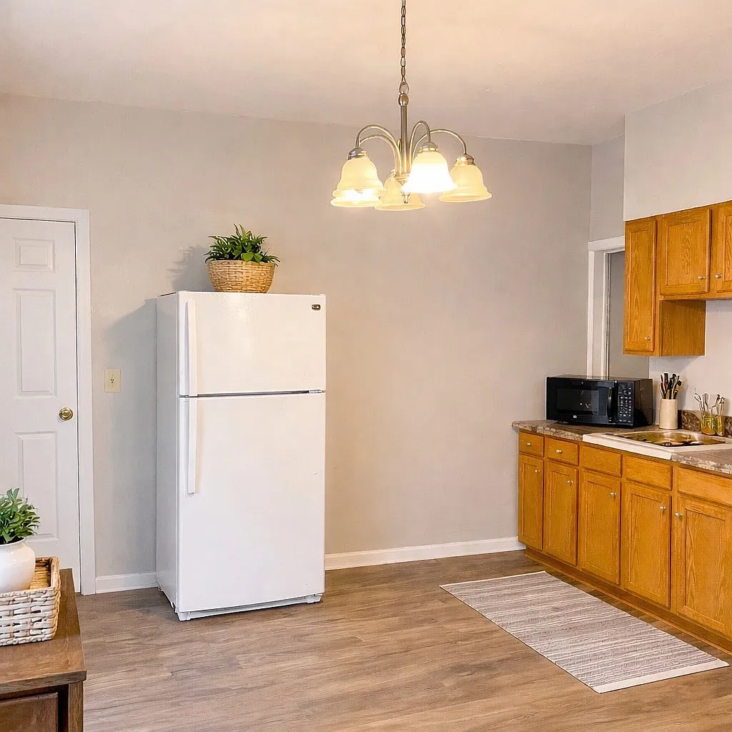 Kitchen - 3715 E 61st St #6