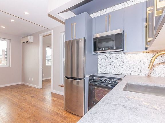 4th image of 850 Flushing Ave #7C