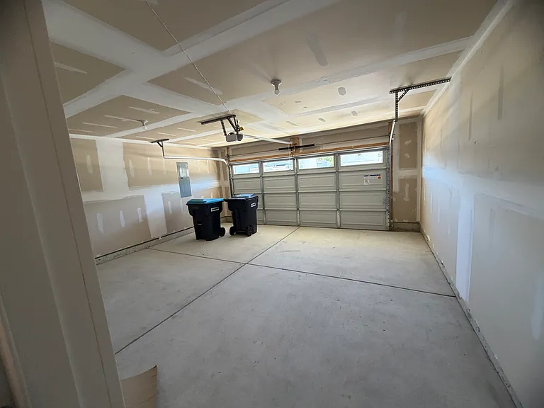 920 Jones Way — Photo 4