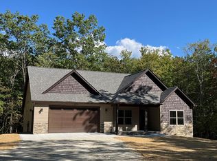 1507 E Overlook Rd, Monterey, TN 38574