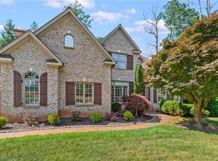 7521 Henson Forest Dr, Summerfield, NC 27358