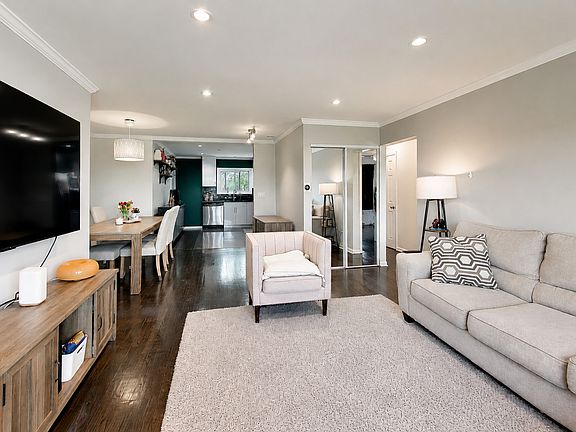 3rd image of 600 Cobblestone Cir APT F