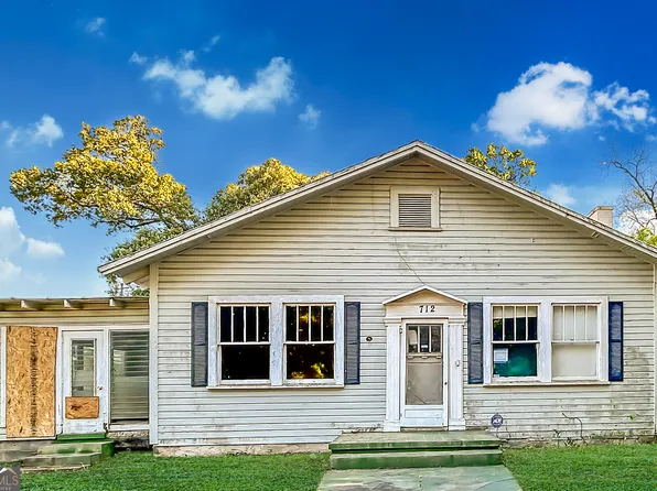 712 E College St, Bainbridge, GA 39819