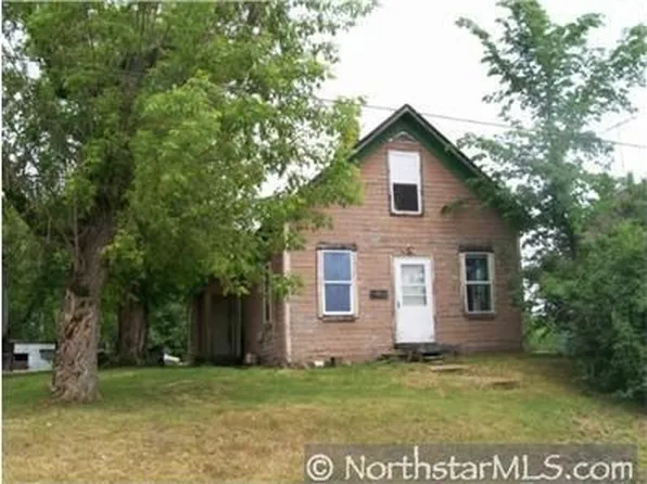 304 Lark St, Sandstone, MN 55072