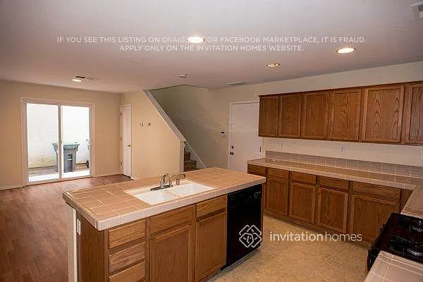 3043 Roadrunner Dr — Photo 8