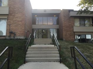 915 N Countryside Dr APT 212, Palatine, IL 60067