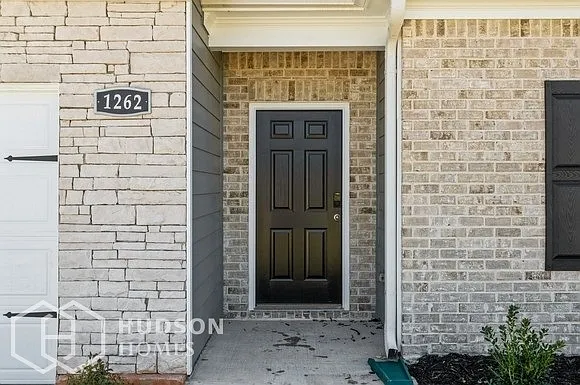 1262 Fendt Dr — Photo 4