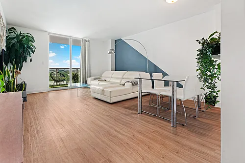 1800 N Bayshore Dr #1604 Photo 1 1800 N Bayshore Dr #1604 Photo 1