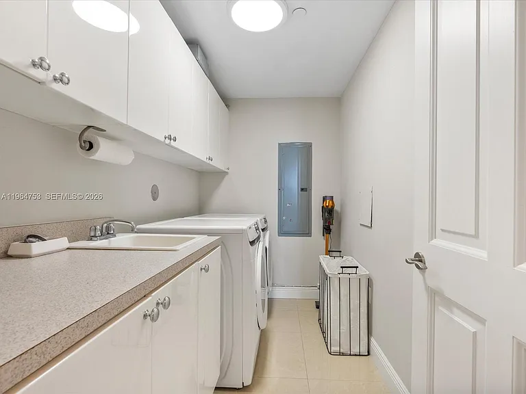 17875 Collins Ave #4405 — Photo 34