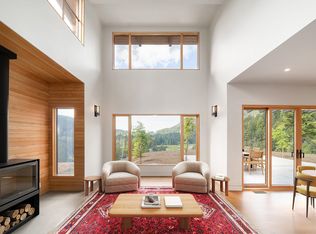 865 Forster Ln, Bowen Island, BC V0N1G1