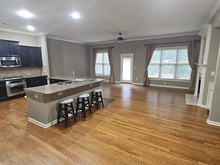 1035 Constitution Way — Photo 3