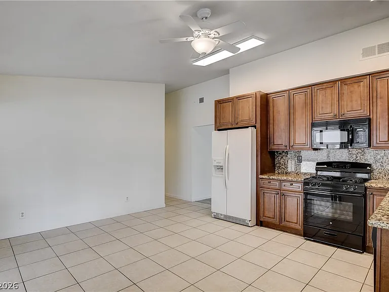 2085 Wagonwheel Ave — Photo 5