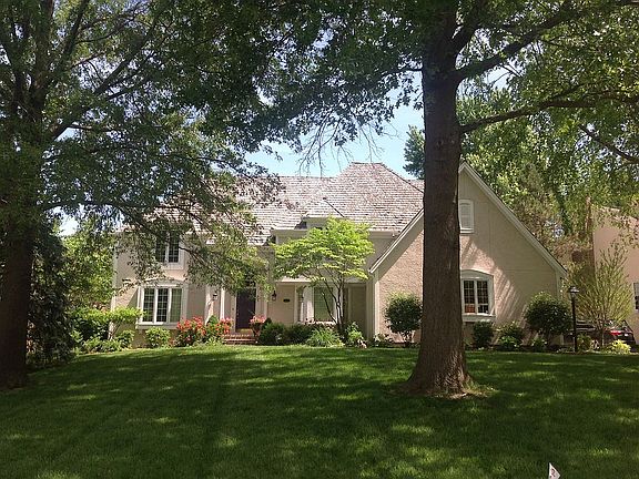 huge shade trees in front 