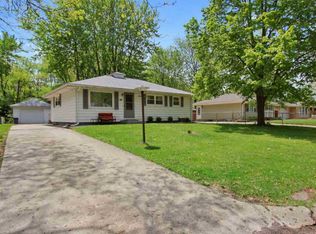 1934 W White Oak Dr, Peoria, IL 61614