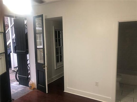 4th image of 807 Bourbon St #3