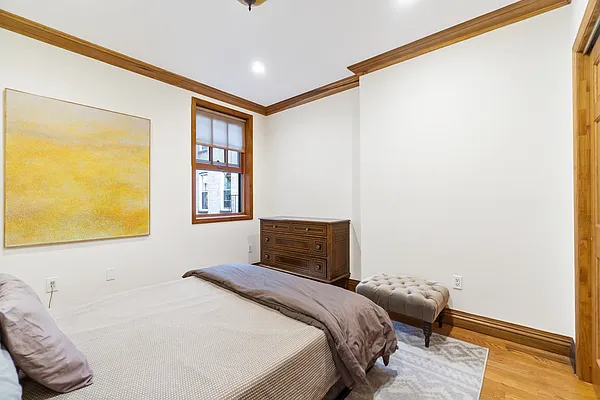 Rented by Avi Nash Associates | media 10