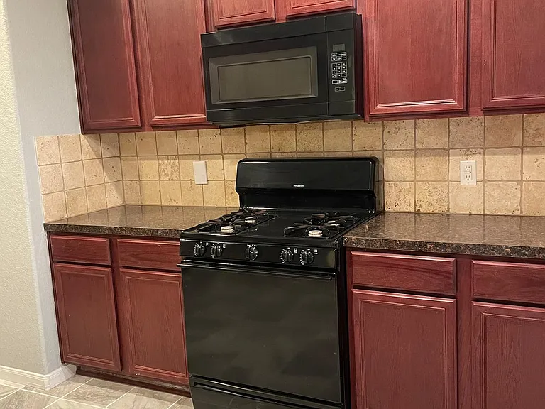 8127 Redbud Point Ln — Photo 2