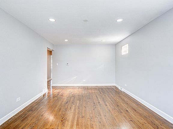 2nd image of 15123 Wabash Ave