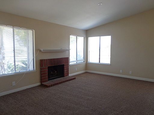 3rd image of 15247 Lake Terrace Dr