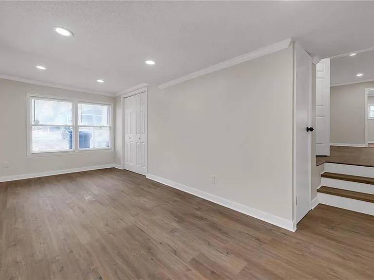 2060 Baker Rd NW — Photo 22