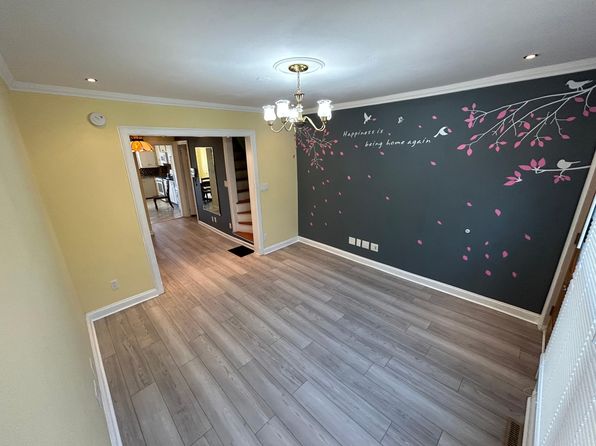 1216 Elm St