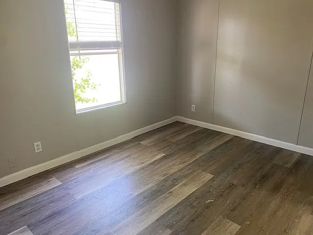 3 bed, 896 sqft, $1,100 — Photo 3
