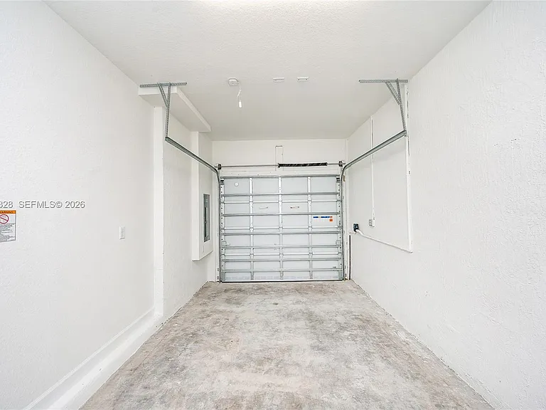 2642 SE 10th St — Photo 14