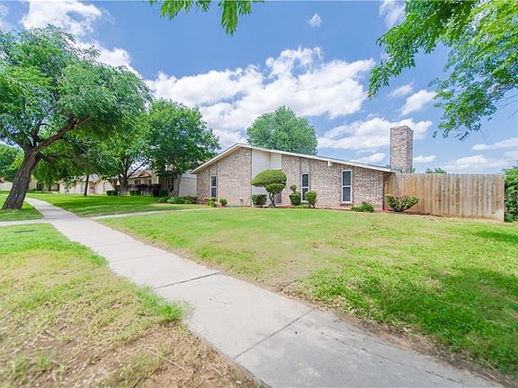 2nd image of 1379 Beechwood Dr