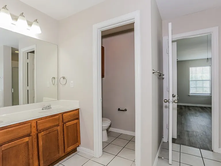 2407 Creekwood St — Photo 14