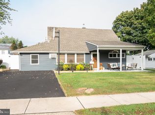 65 Candle Rd, Levittown, PA 19057