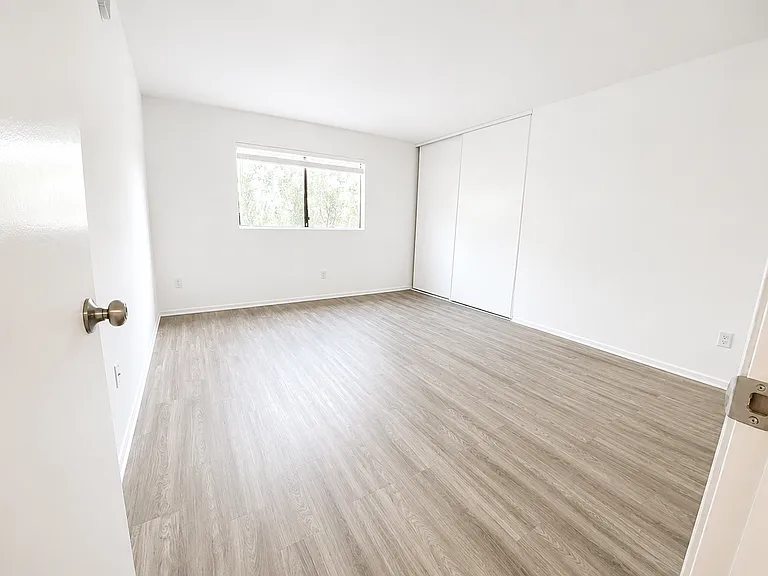 10619 Landale St #203 — Photo 8
