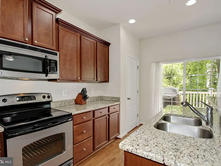 2221 Congresbury Pl — Photo 9