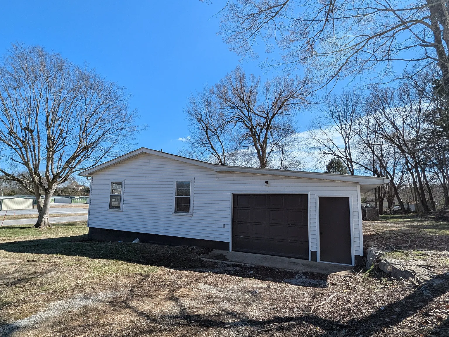 3 bed, 768 sqft, $1,995 — Photo 2