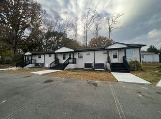 1300 S Main St #6, Mount Holly, NC 28120