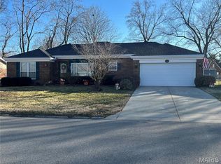 206 Chapel Dr, Collinsville, IL