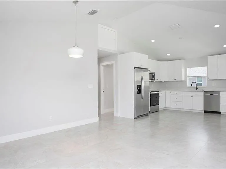 27310 Dortch Ave — Photo 8