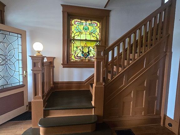 2nd image of 1004 Creedmoor Ave
