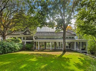 27 S Bedford Rd, Pound Ridge, NY 10576