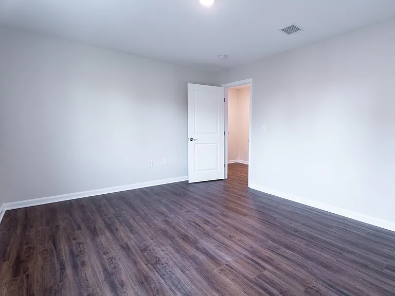 97 Main St #6 — Photo 9