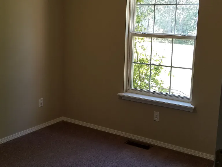 17 Slifer Dr — Photo 8