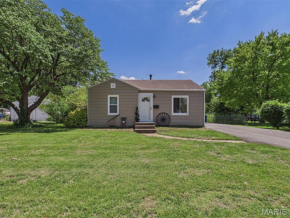 1st image of 104 Greenfield Dr