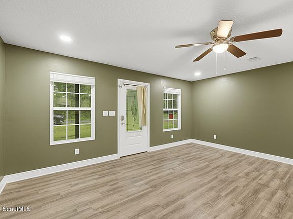 4th image of 619 Red Hawk Dr