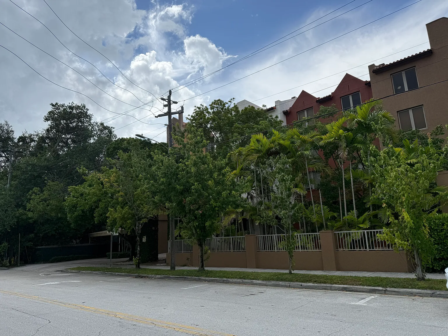 1 bed, 689 sqft, $2,350 — Photo 3