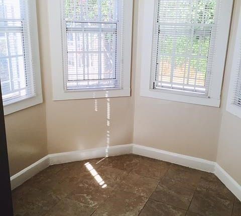5th image of 854 N Crescent Heights Blvd